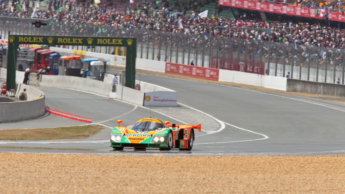 Mazda presume orgullosa de haber conseguido la primera victoria de un coche japonés y un motor rotativo en Le Mans