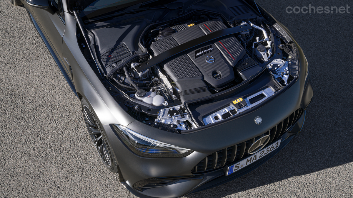 El magnífico 6 cilindros en línea adopta en este AMG un nuevo turbo y mejoras mecánicas que le dan más potencia y más par, sobre todo a medio régimen. 