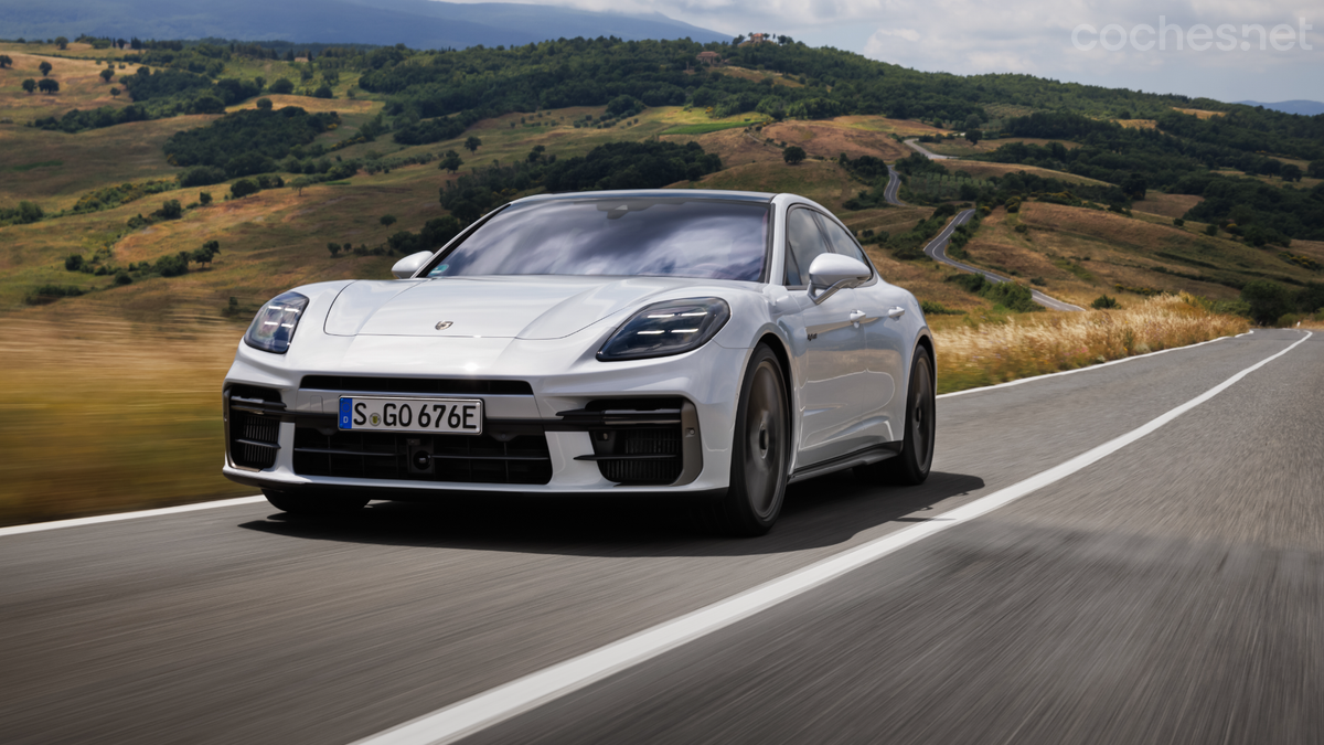 Porsche Panamera Turbo S E-Hybrid 2024: llega el Panamera más potente