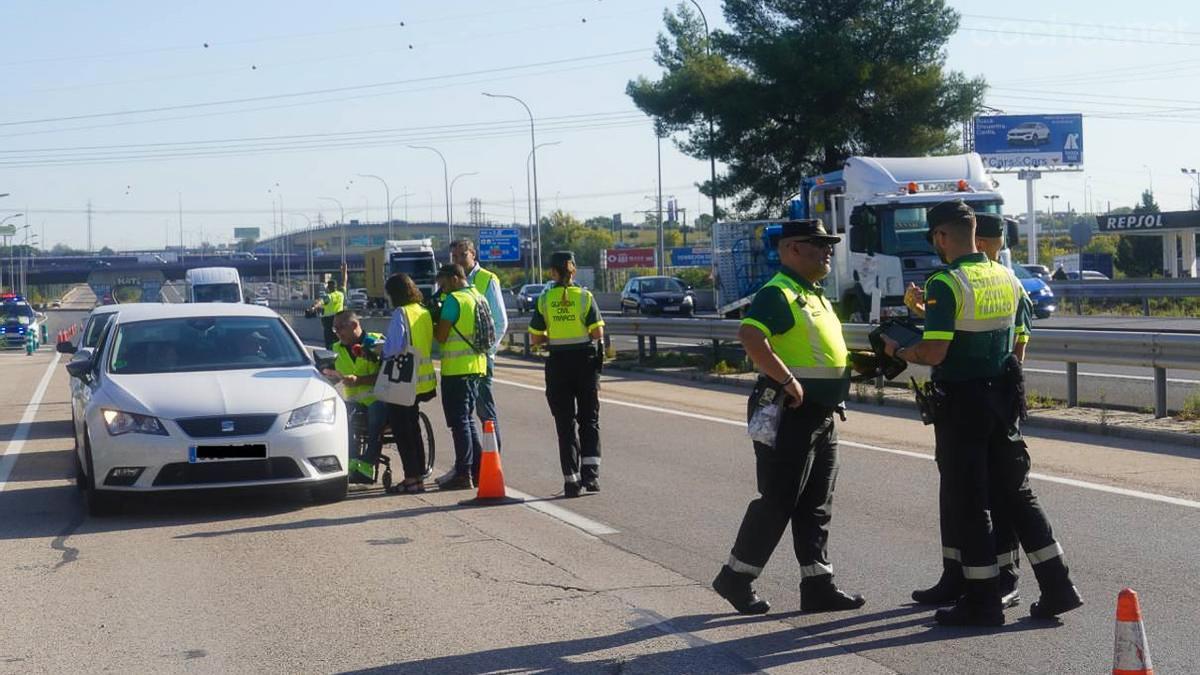 El 38% de las denuncias en la última campaña fueron por uso del móvil al volante.