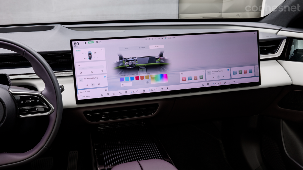 La pantalla central de 26 pulgadas concentra las funciones de información, conectividad y climatización y la interfaz ha sido optimizada para el mercado europeo