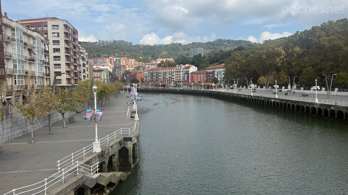 Bilbao ha sabido recuperar ambos márgenes de la ría, así como el propio cauce, que vuelve a ser apto para la vida de fauna y flora.