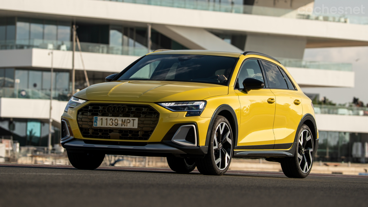 El A3 allstreet sigue los pasos de los Audi Allroad y A1 citycarver, de los que hereda su imagen "aventurera".