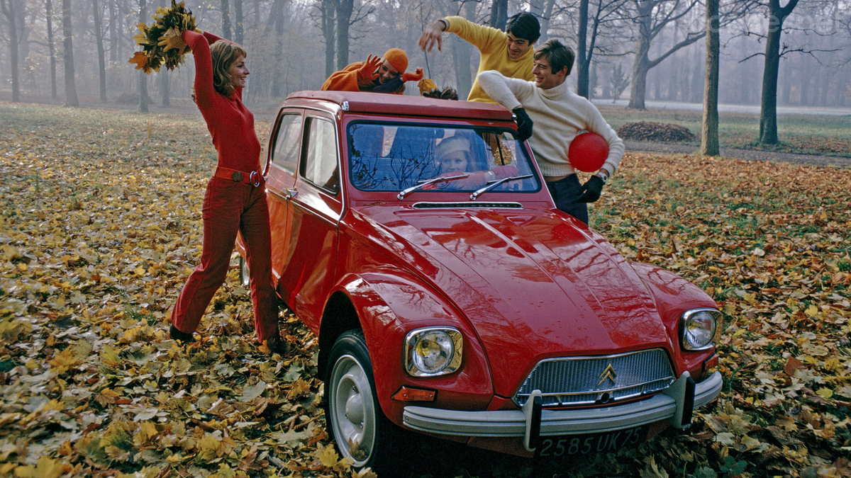 El Citroën Dyane fue la respuesta de la marca al éxito del Renault 4 que comportó un descenso de ventas del 2 CV.