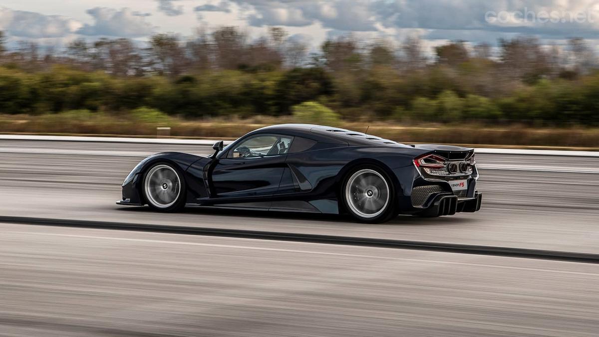 El Hennessey Venom F5 supera los 350 km/h en el medio kilómetro