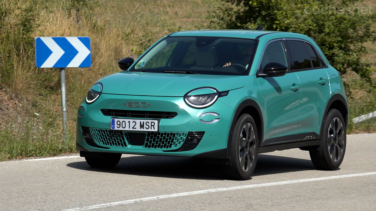 La sensación al volante del Fiat 600 Hybrid, sobre todo en carretera, es que tiene más de los 100 CV anunciados.