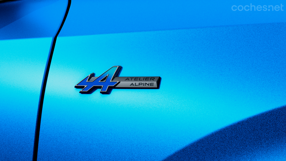 La versión Atelier Alpine va más allá del Esprit Alpine (solo estética) y tiene diferencias a nivel de puesta a punto del chasis.