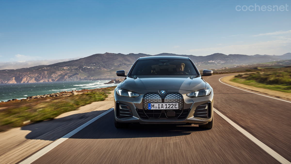 El eléctrico BMW i4 incorpora nuevas motorizaciones con tracción trasera o a las cuatro ruedas.