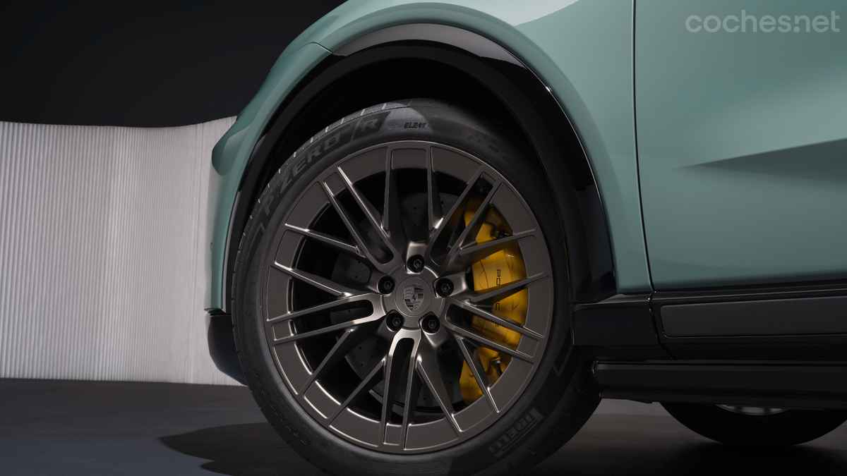 Llantas específicas para el Cayenne Eléctrico, disponibles entre 20 y 22 pulgadas.