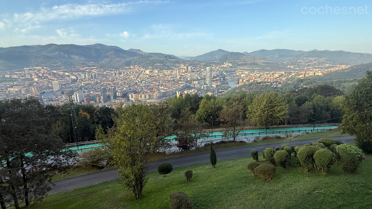 Las mejores vistas de Bilbao se obtienen desde el mirador del monte Artxanda, de 251 metros de altitud.