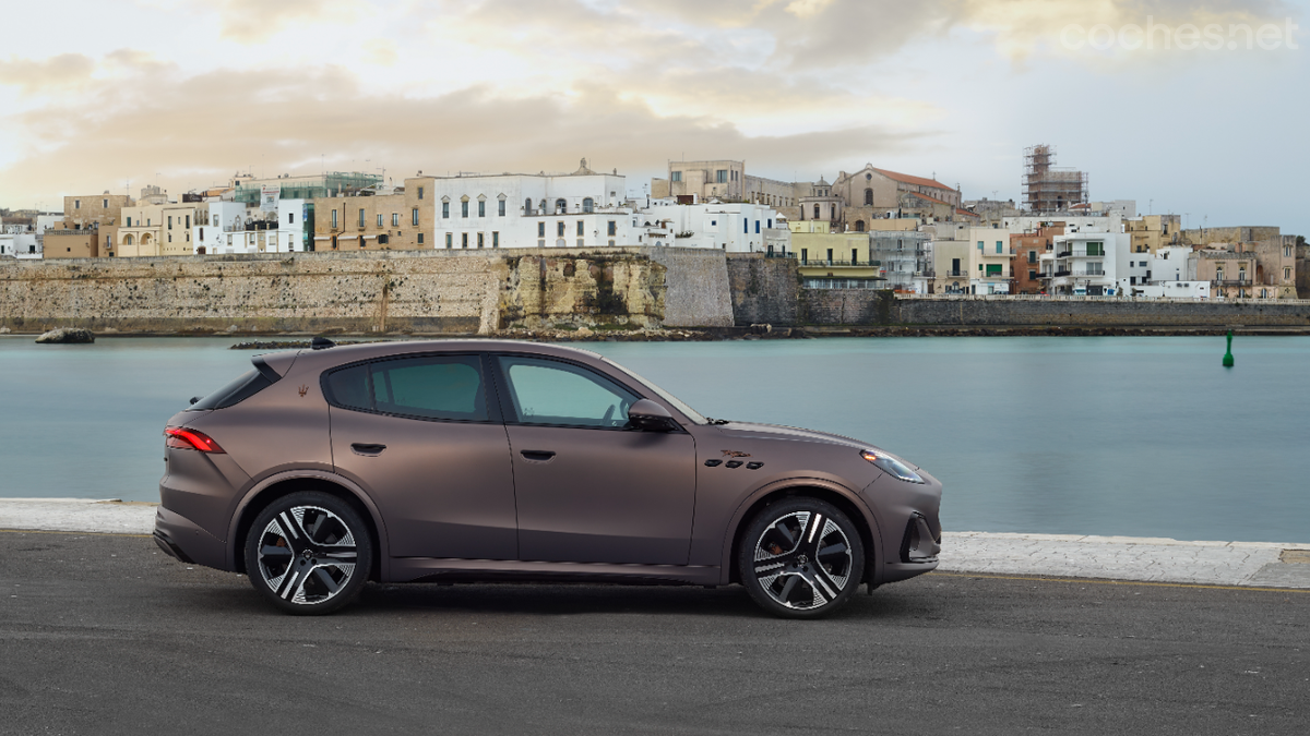 La línea del Folgore es idéntica a la de sus hermanos de combustión, característica común al resto de Maserati eléctricos.