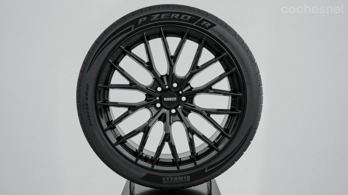 El Pirelli P Zero R es un nuevo neumático deportivo para turismos y SUV ...