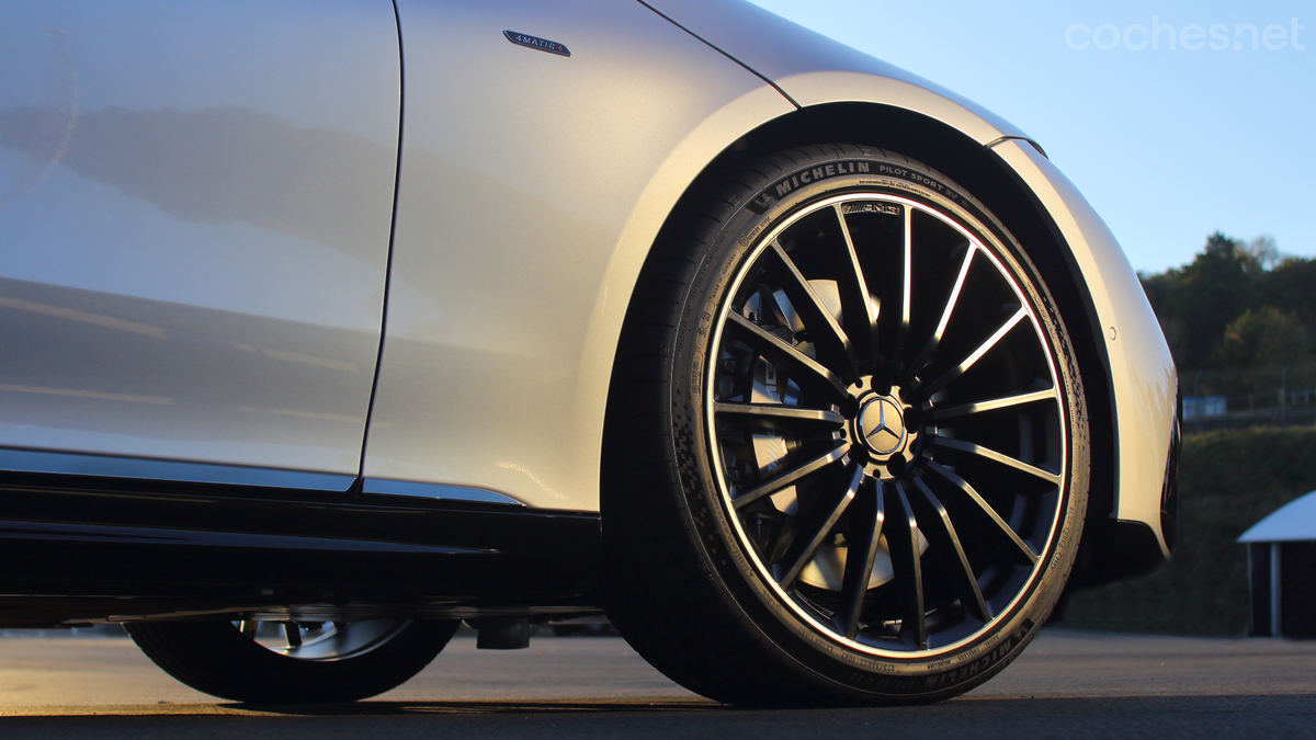 El Michelin Pilot EV es un neumático de altas prestaciones que se ajusta a los requisitos de los automóviles eléctricos de gran potencia. 