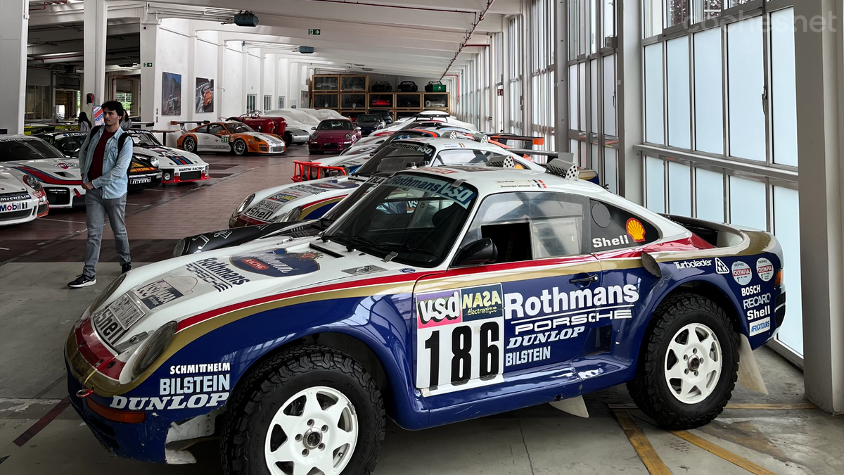 El Porsche 959 con el que René Metge ganó el Rally París Dakar de 1986.