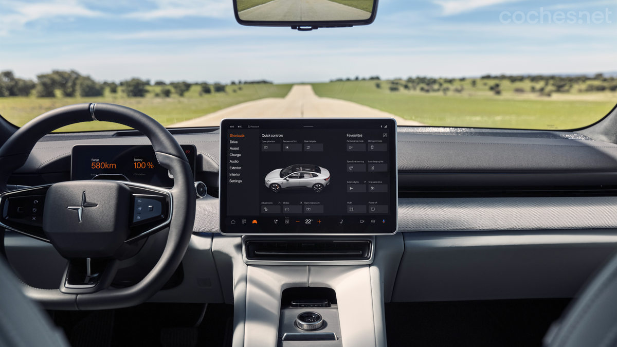 La información de la conducción se visualiza perfectamente a través del cuadro de instrumentos o del Head-up Display. El resto, a través de la pantalla central. 