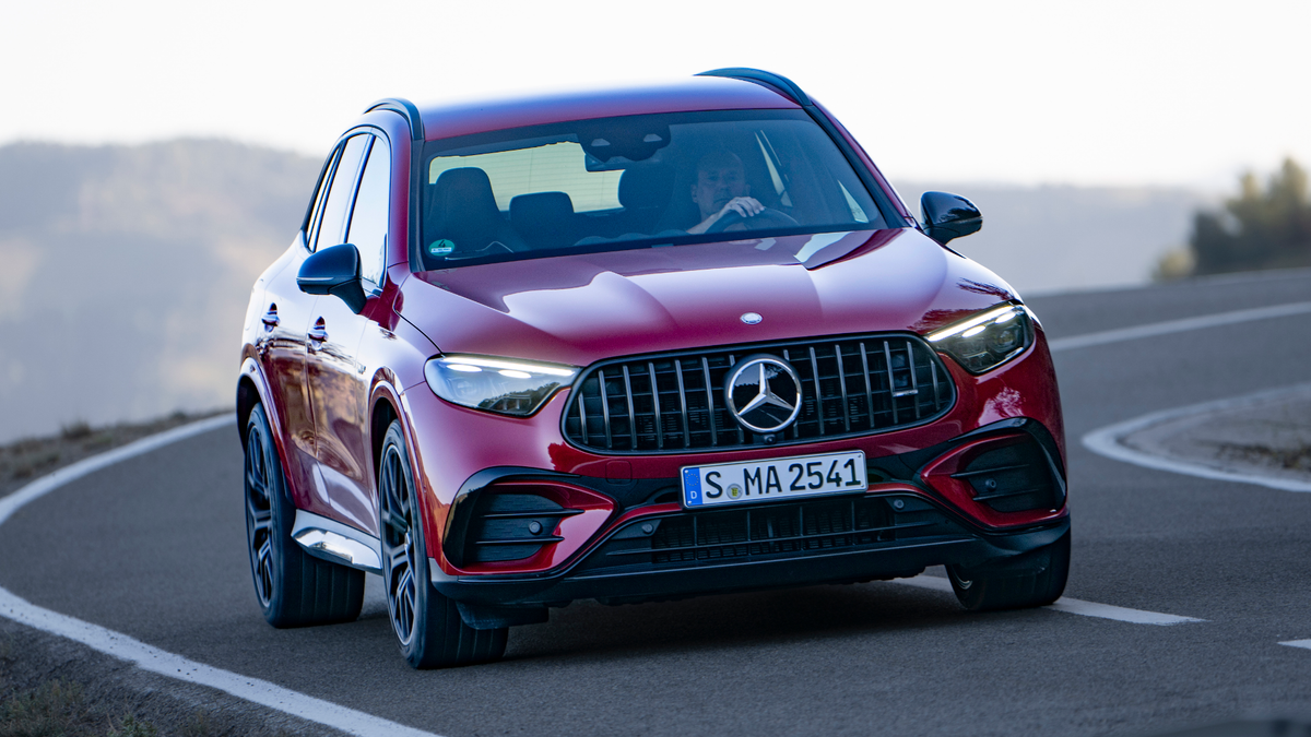 La electrónica se ocupa de que, pese a ser un 4x4, el Mercedes-AMG GLC 63 S E Performance siempre tenga más par en el eje trasero.