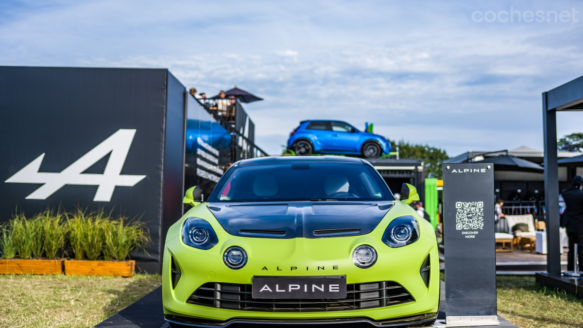 Un Alpine A110 R mostraba las posibilidades de personalización de este modelo a través del programa Atelier Alpine.