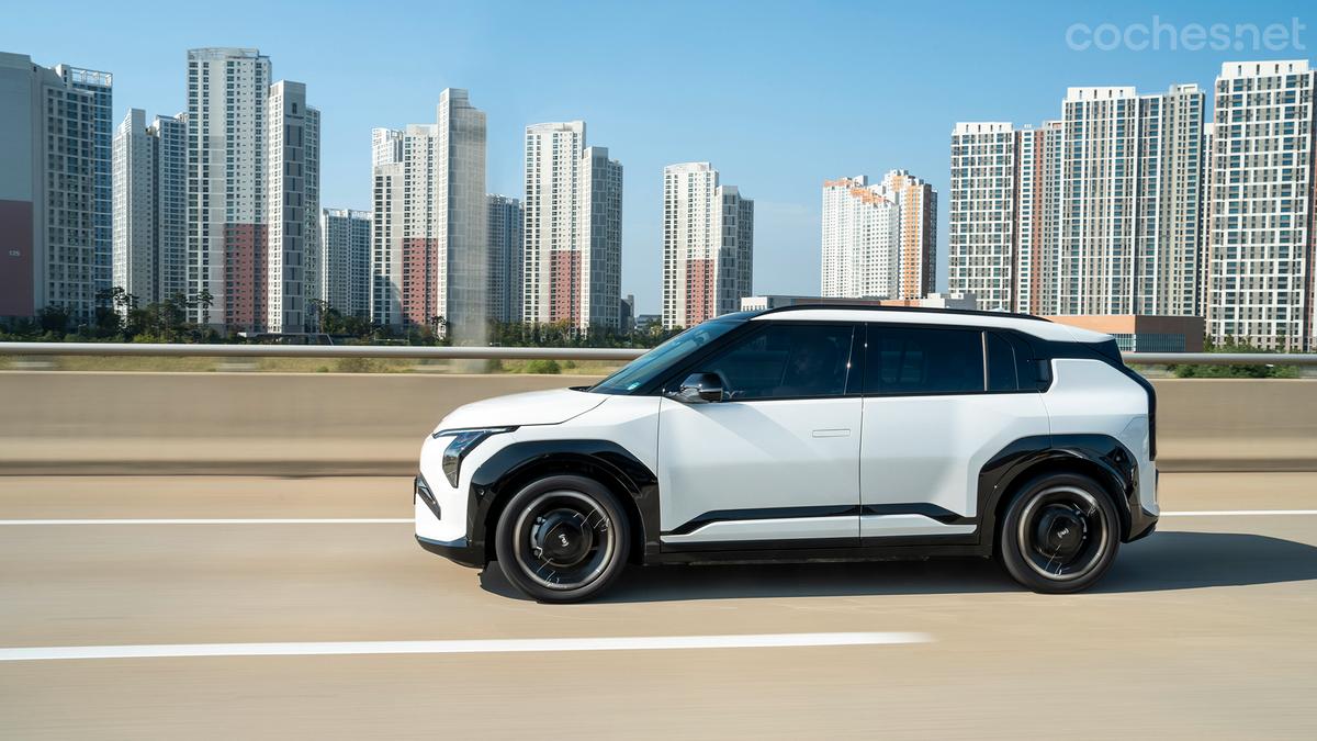 El Kia EV3 es un SUV compacto que mide 4,3 metros de largo.