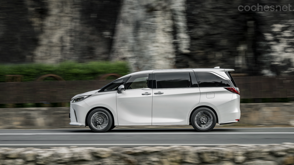 Lexus LM: disfrutando de la minivan de lujo de Lexus | Noticias coches.net
