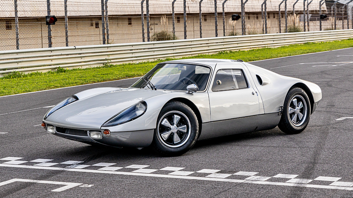 El Porsche 904 Carrera GTS de 1964 utilizaba un motor derivado de la Fórmula 1 con 240 CV