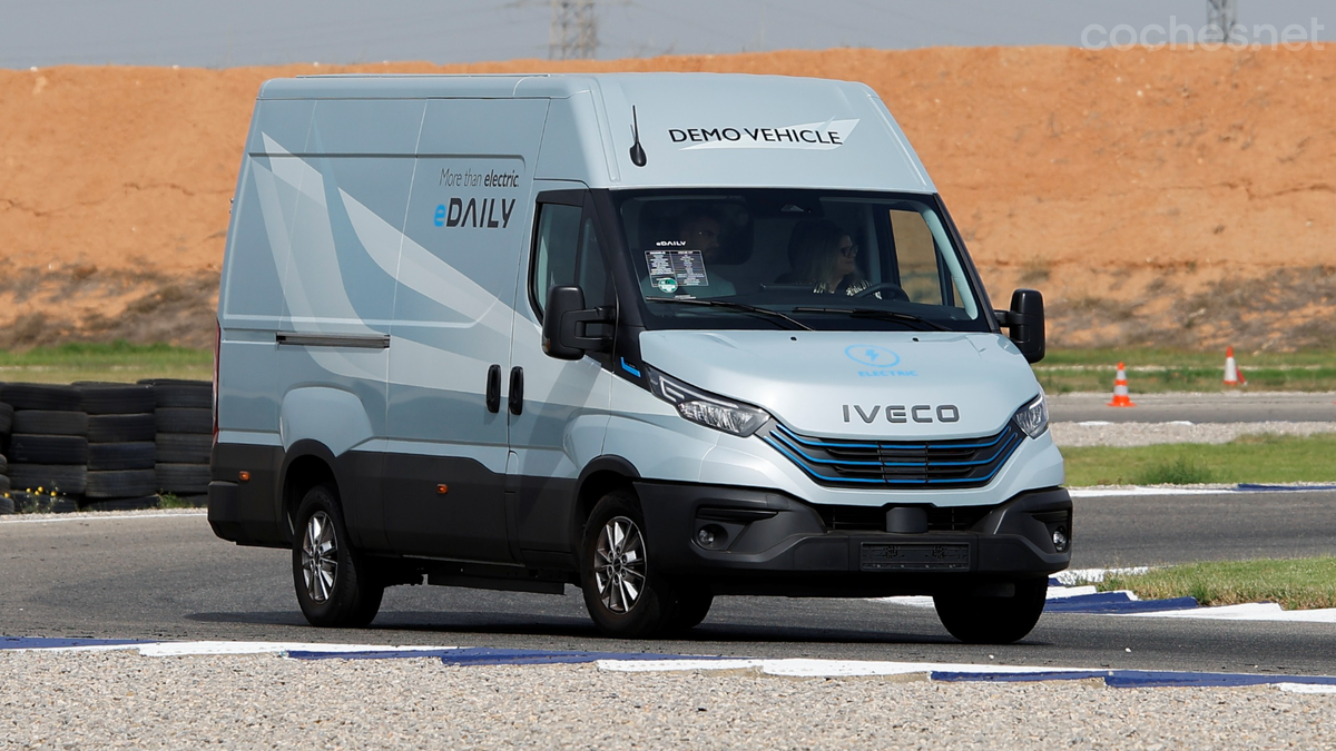 La Iveco eDaily tiene 190 CV de potencia y puede montar hasta 4 baterias