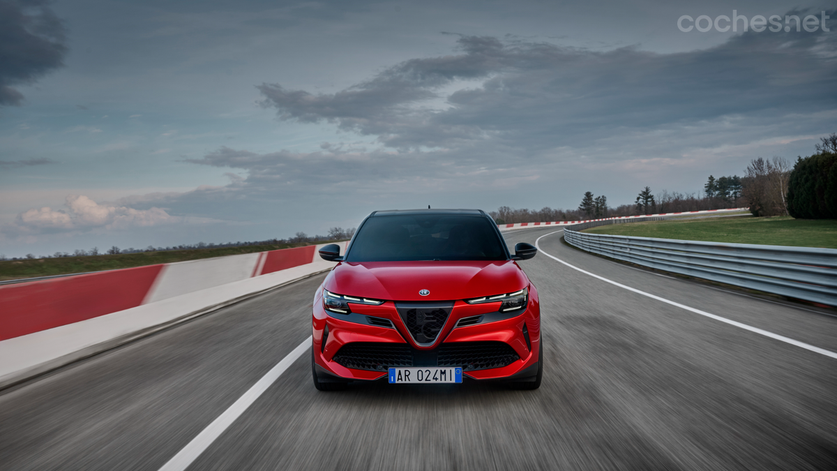 Su motor eléctrico ofrece 280 CV y 345 Nm de par, en línea con los Alfa Romeo Giulia, Stelvio y Tonale Veloce