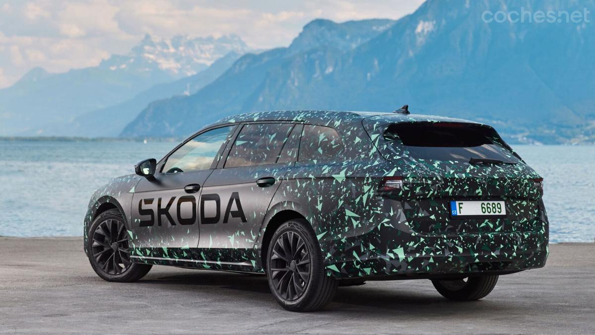El Skoda Superb de cuarta generación llegará en 2024 cargado de novedades. 